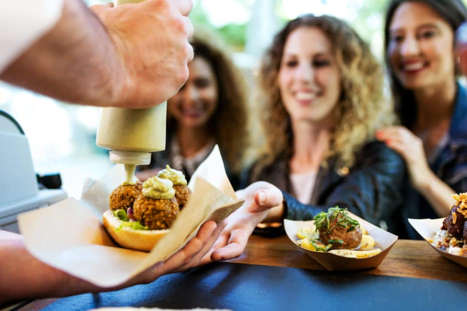 Cost of renting a food truck