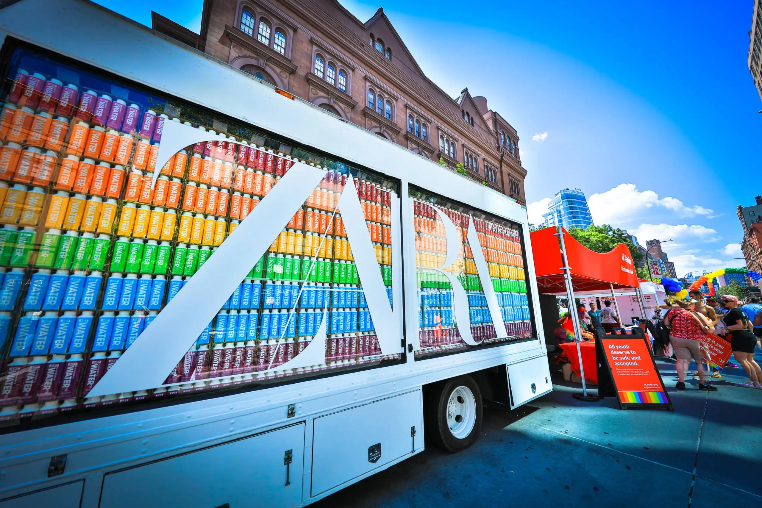 Zara Glass Truck