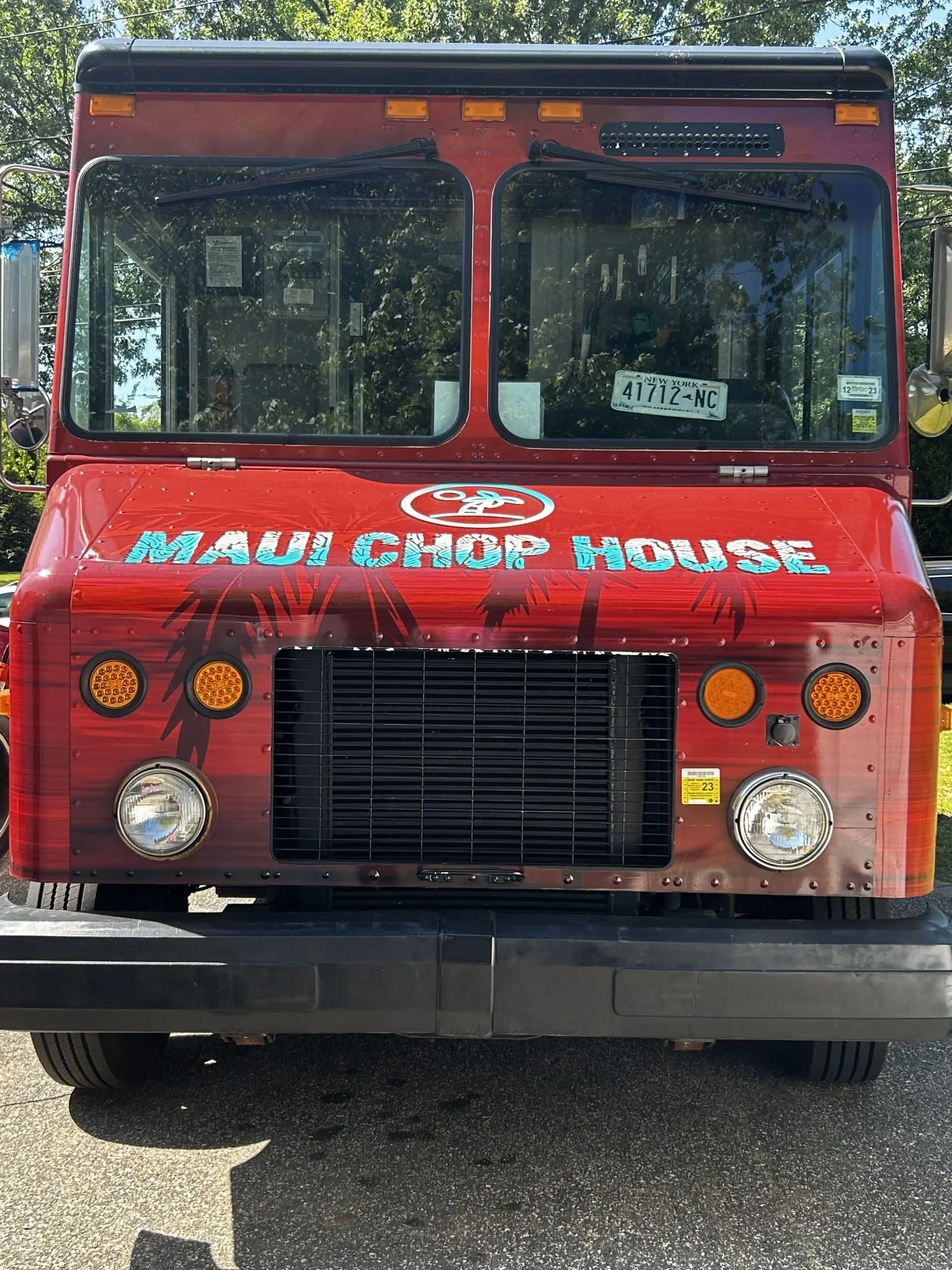 Front view of the Maui Chop House Food Truck